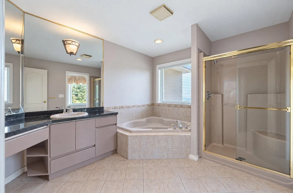 2570 Diamond Crescent, Coquitlam, BC - House for Sale - Photo 19 of 26 2570 Diamond Crescent, Coquitlam, BC - House for Sale - Photo 19 of 26