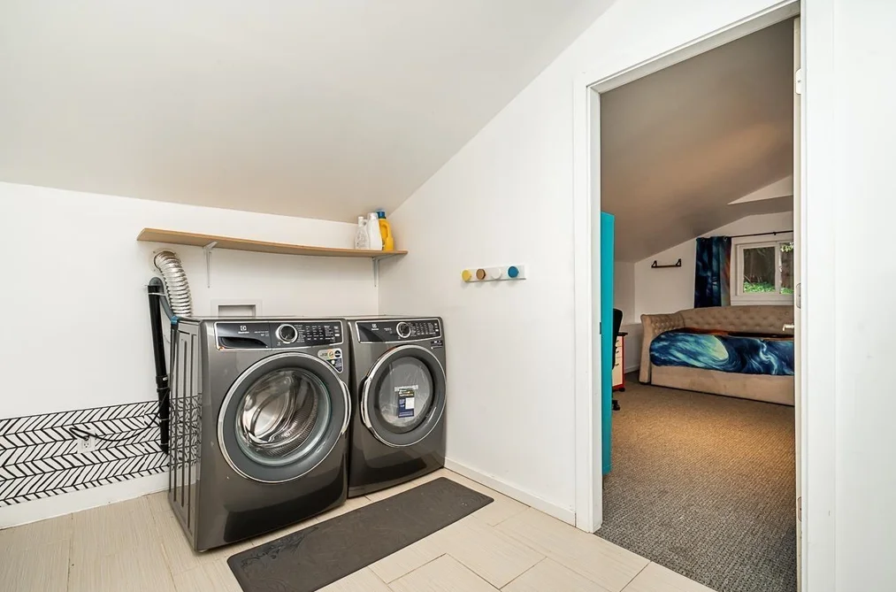 25745 LOUGHEED HIGHWAY, Maple Ridge BC V2W 1M3, Maple Ridge BC — Residential for Sale - Photo 6