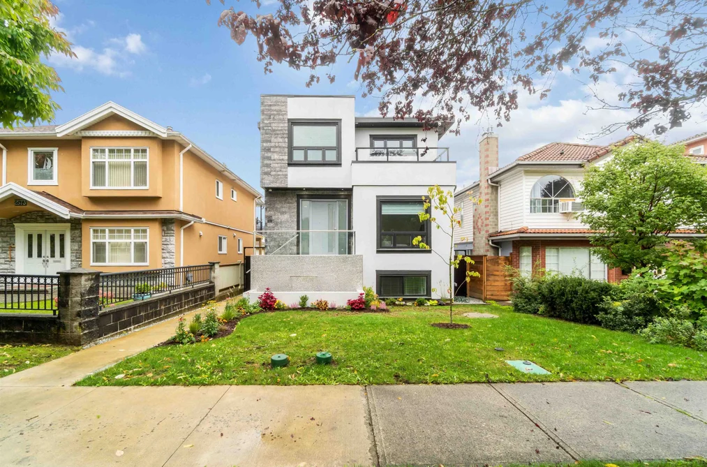 House for sale at 2575 & 2577 Parker Street Vancouver British Columbia - MLS: R3087384