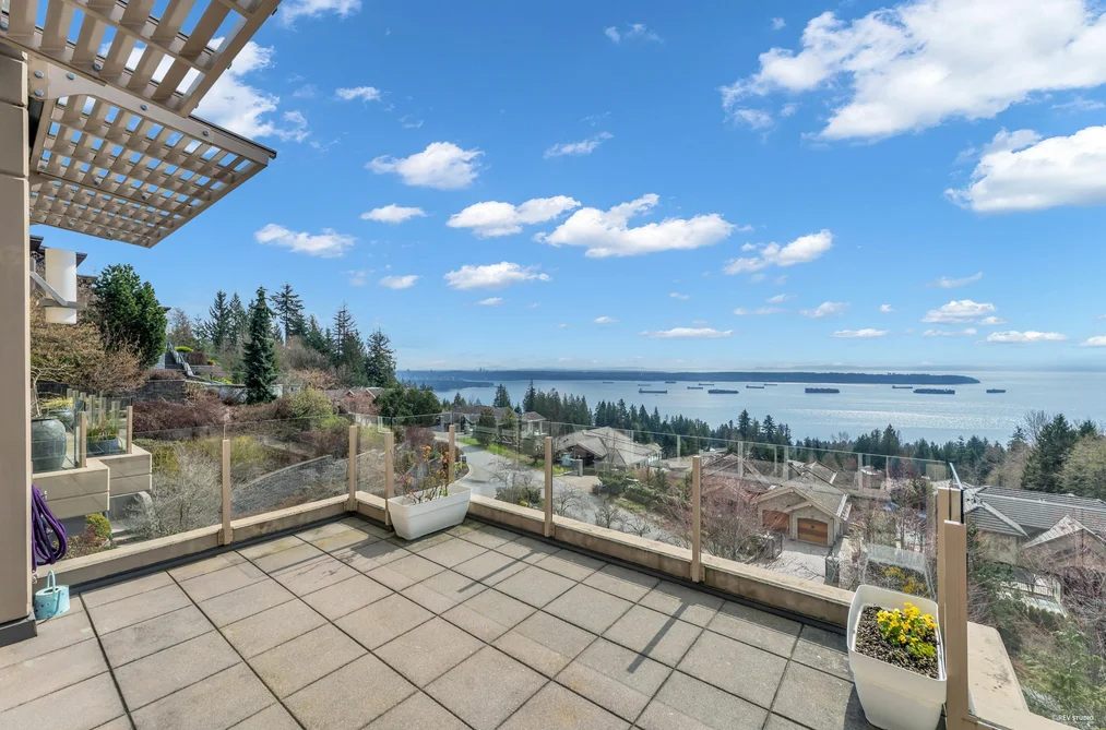102 2575 GARDEN COURT, West Vancouver BC V7S 0A2, West Vancouver BC — Residential for Sale — Photo 11 of 40