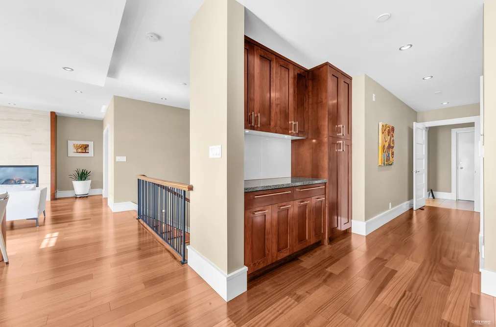 102 2575 GARDEN COURT, West Vancouver BC V7S 0A2, West Vancouver BC — Residential for Sale — Photo 15 of 40