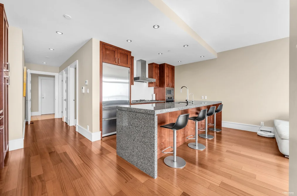 102 2575 GARDEN COURT, West Vancouver BC V7S 0A2, West Vancouver BC — Residential for Sale — Photo 16 of 40