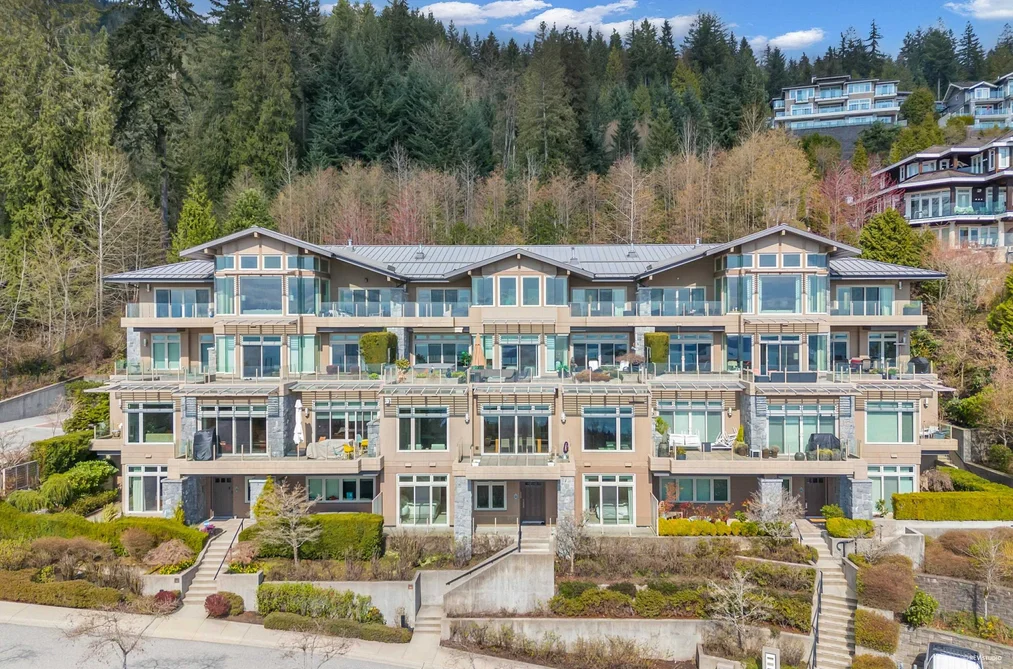 102 2575 GARDEN COURT, West Vancouver BC V7S 0A2, West Vancouver BC — Residential for Sale — Photo 2 of 40