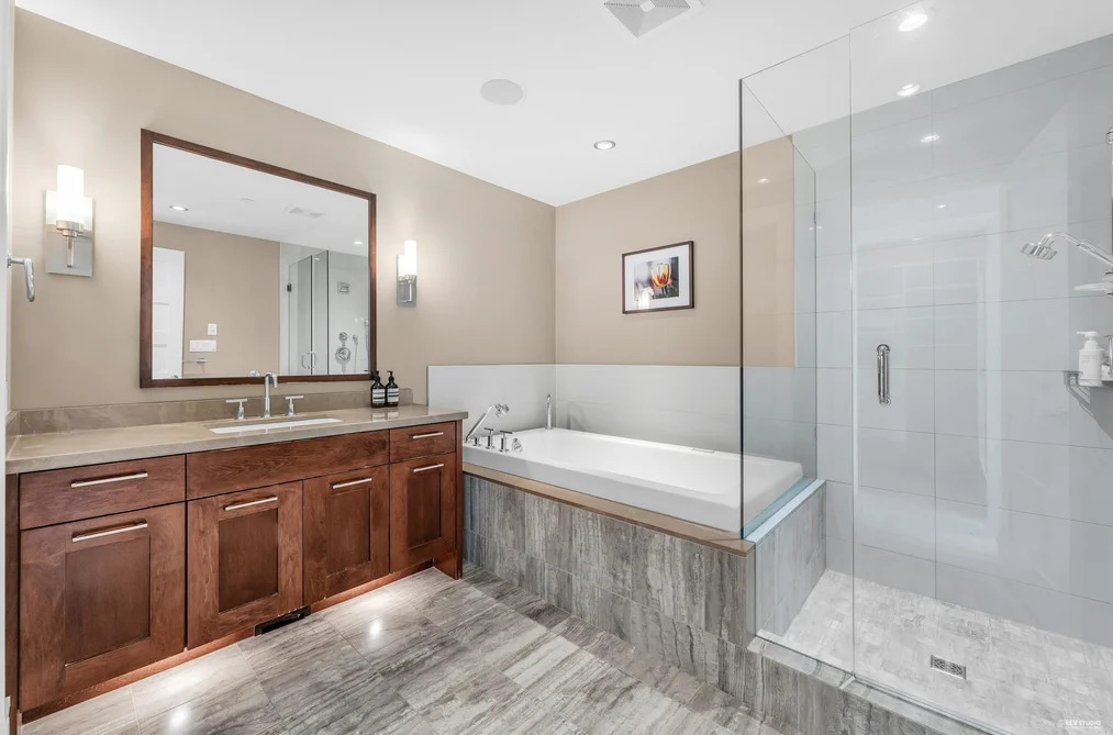 102 2575 GARDEN COURT, West Vancouver BC V7S 0A2, West Vancouver BC — Residential for Sale — Photo 33 of 40