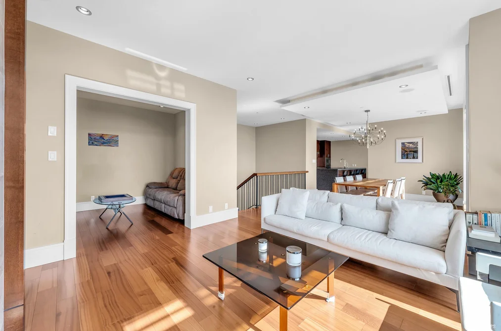 102 2575 GARDEN COURT, West Vancouver BC V7S 0A2, West Vancouver BC — Residential for Sale — Photo 8 of 40