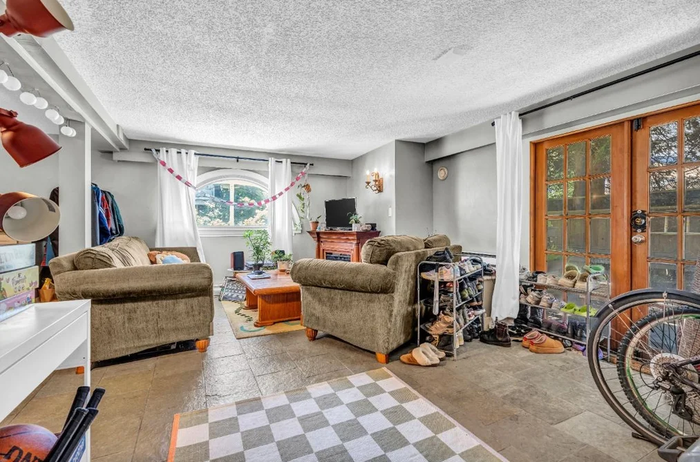 2575 W 3RD AVENUE, Vancouver BC V6K 1M2, Vancouver BC — Residential Income for Sale - Photo 4