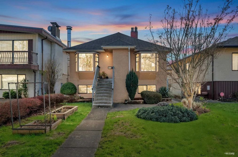 House for sale at 2576 Parker Street Vancouver British Columbia - MLS: R3119742