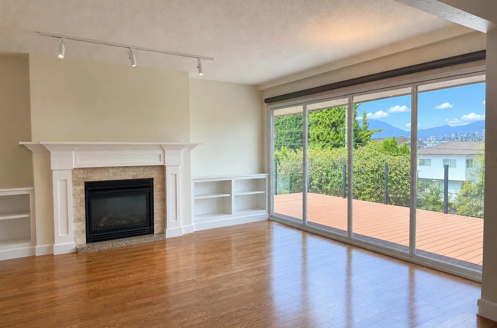 2576 Wall Street, Vancouver, BC - MLS: R3163937 - Photo 3 2576 Wall Street, Vancouver, BC - MLS: R3163937 - Photo 3