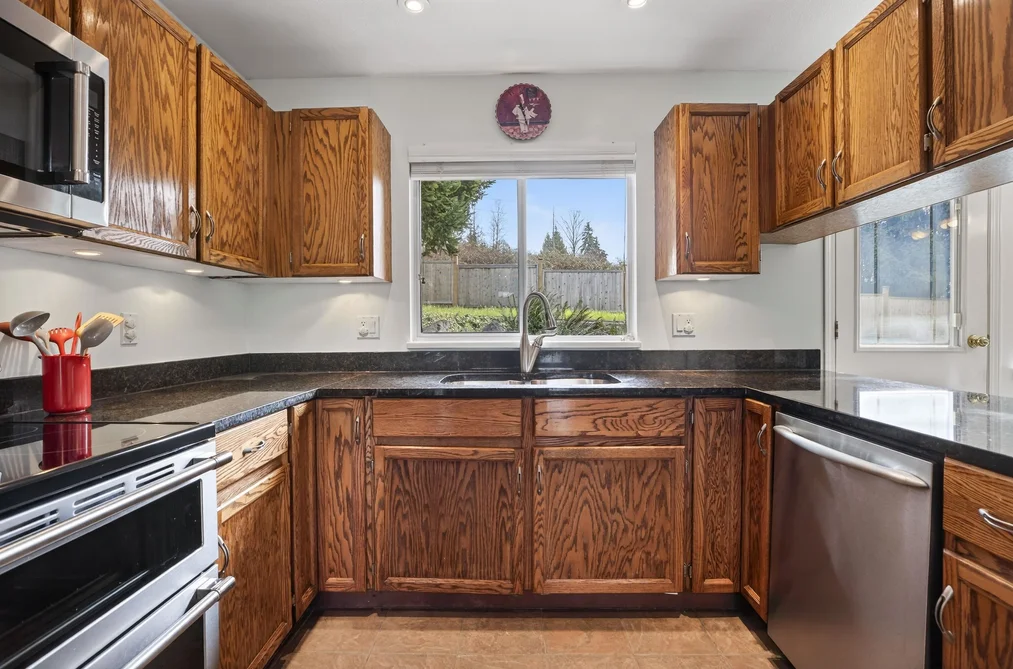 2577 N TRILLIUM PLACE, Coquitlam BC V3E 2H4, Coquitlam BC — Residential for Sale - Photo 6
