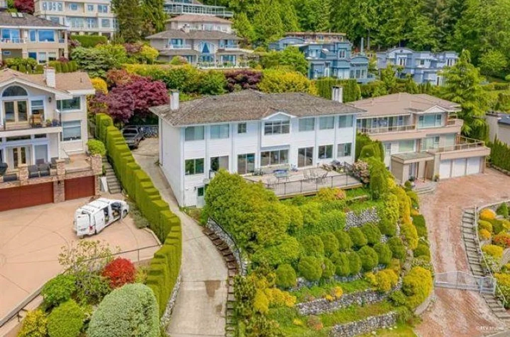 House for sale at 2585 Westhill Way West Vancouver British Columbia - MLS: R3080578