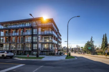 2590 Lonsdale Ave, Vancouver, BC - MLS: R3177223