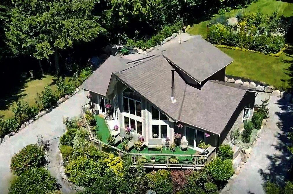 2596 MILES ROAD, Roberts Creek BC V0N 2W4, Roberts Creek BC — Residential for Sale - Photo 2