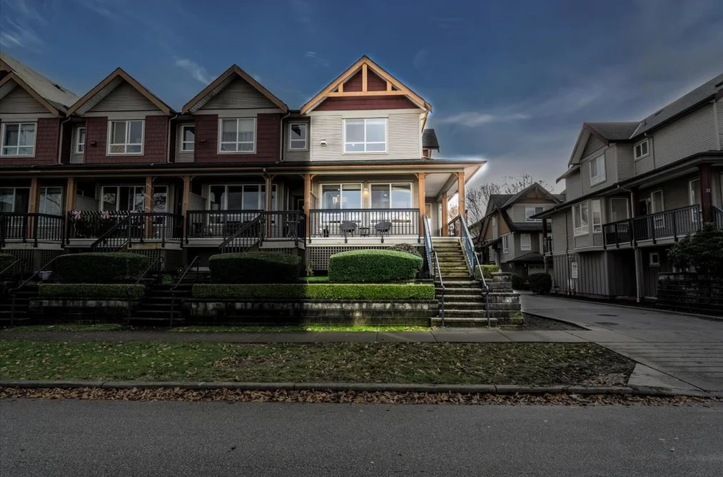 Townhouse for sale at 26 16772 61 Avenue Surrey British Columbia - MLS: R3156526