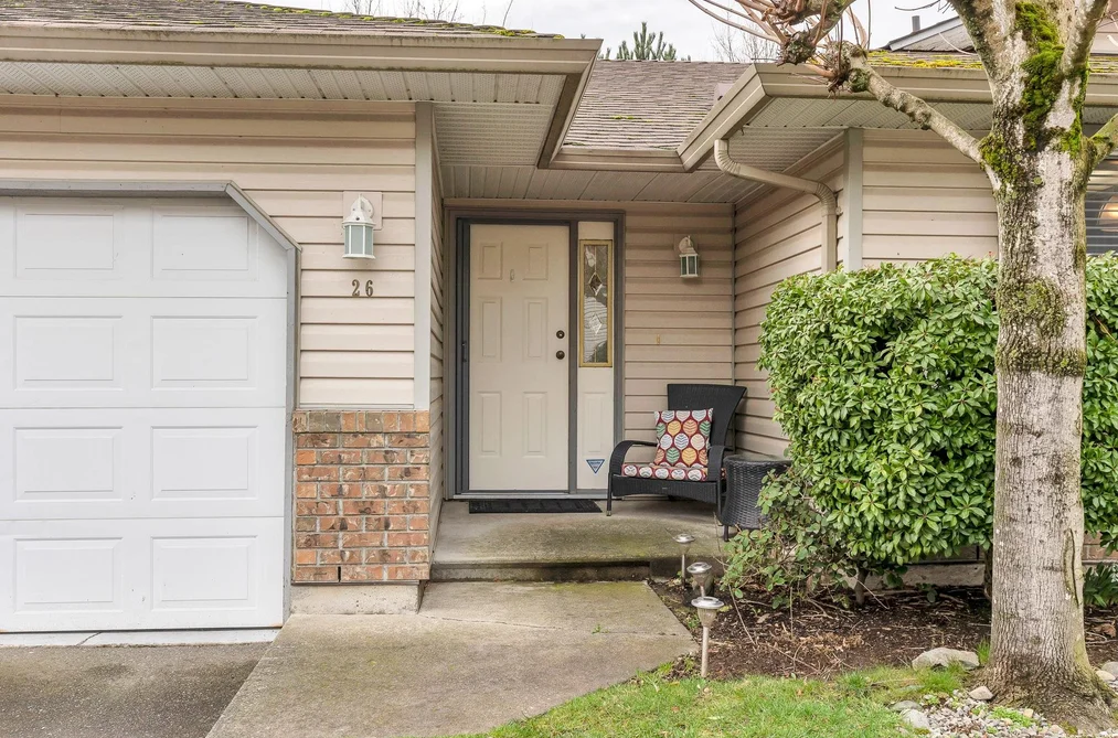 26 2023 WINFIELD DRIVE, Abbotsford BC V3G 1K5, Abbotsford BC — Residential for Sale - Photo 2