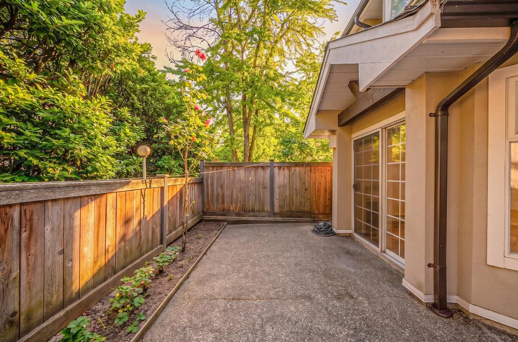 26 7175 17TH AVENUE, Burnaby BC V3N 1K8, Burnaby BC — Residential for Sale — Photo 2 of 37