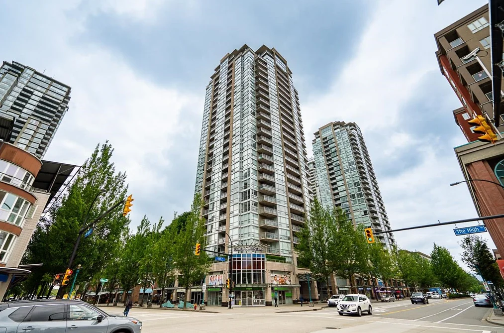 Condo for sale at 2605 2978 Glen Drive Coquitlam British Columbia - MLS: R3096106
