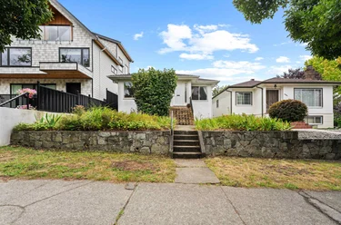 2608 E 4th Ave, Vancouver, BC - MLS: R3162837
