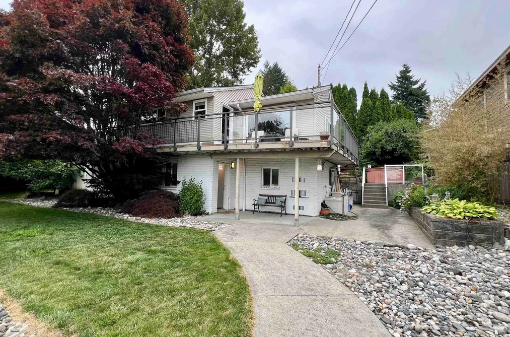 House for sale at 261 Montgomery Street Coquitlam British Columbia - MLS: R3145219