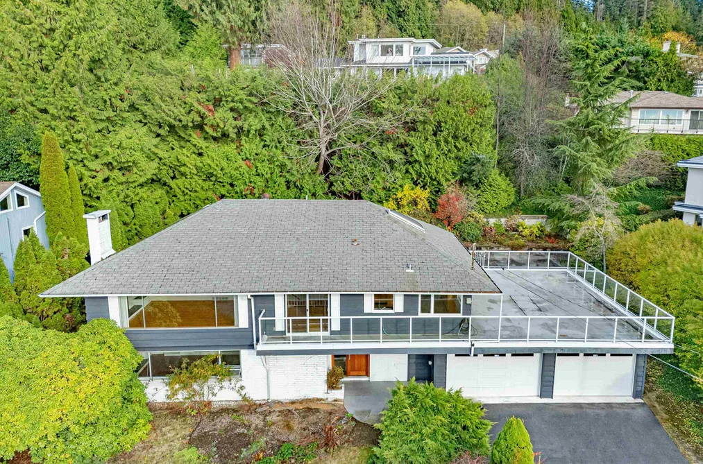 House for sale at 2615 Skilift Place West Vancouver British Columbia - MLS: R3126125