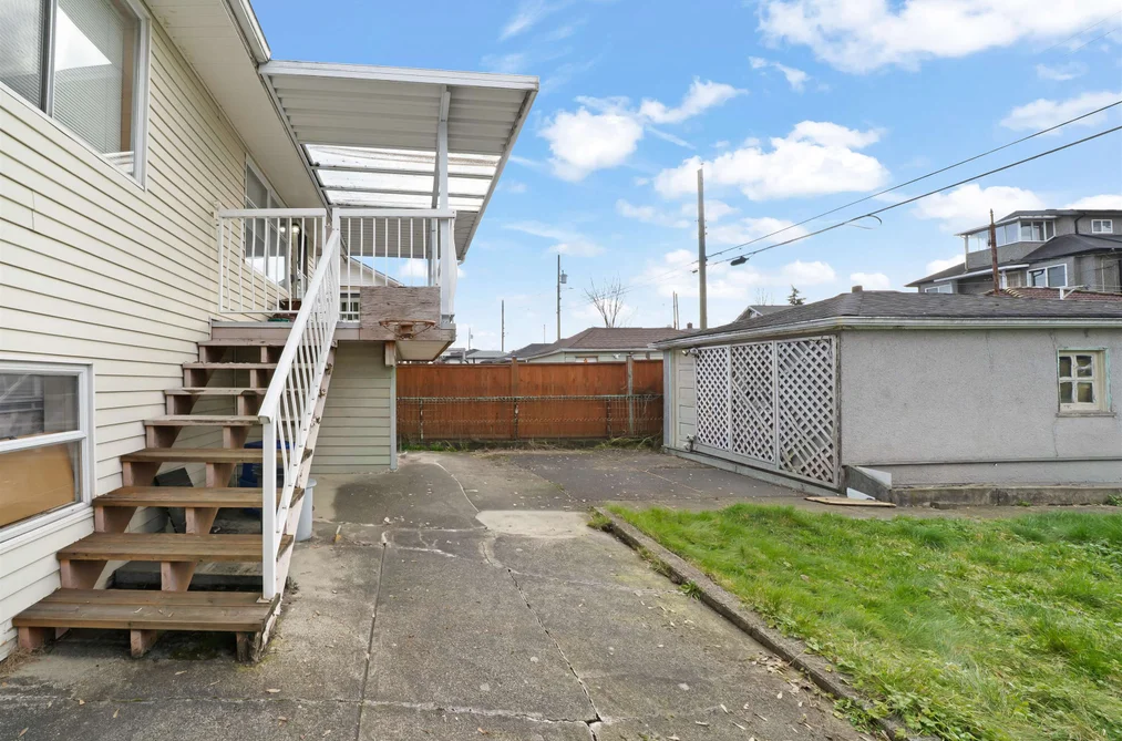 2616 VENABLES STREET, Vancouver BC V5K 2R3, Vancouver BC — Residential for Sale - Photo 2