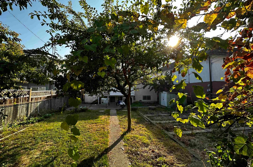 2621 E 8TH AVENUE, Vancouver BC V5M 1W4, Vancouver BC — Residential for Sale — Photo 6 of 13