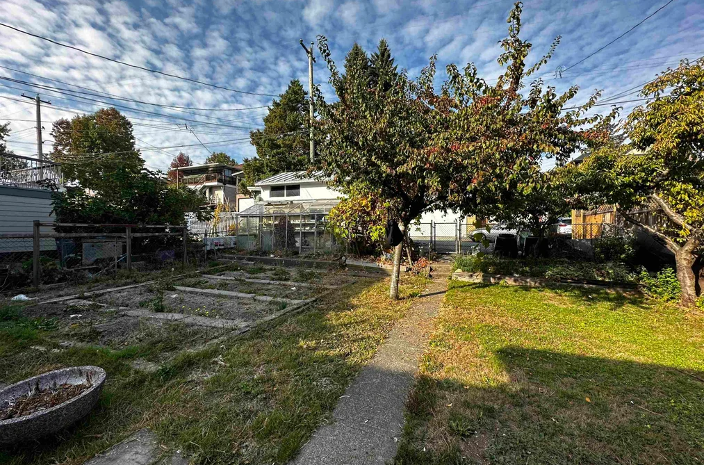 2621 E 8TH AVENUE, Vancouver BC V5M 1W4, Vancouver BC — Residential for Sale — Photo 7 of 13