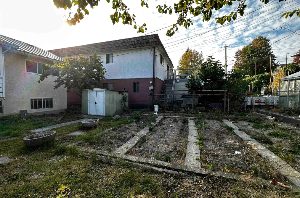2621 E 8TH AVENUE, Vancouver BC V5M 1W4, Vancouver BC — Residential for Sale — Photo 8 of 13