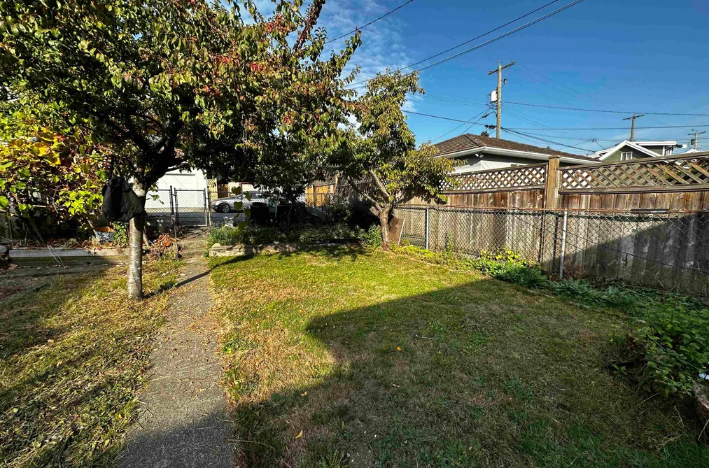 2621 E 8TH AVENUE, Vancouver BC V5M 1W4, Vancouver BC — Residential for Sale — Photo 9 of 13