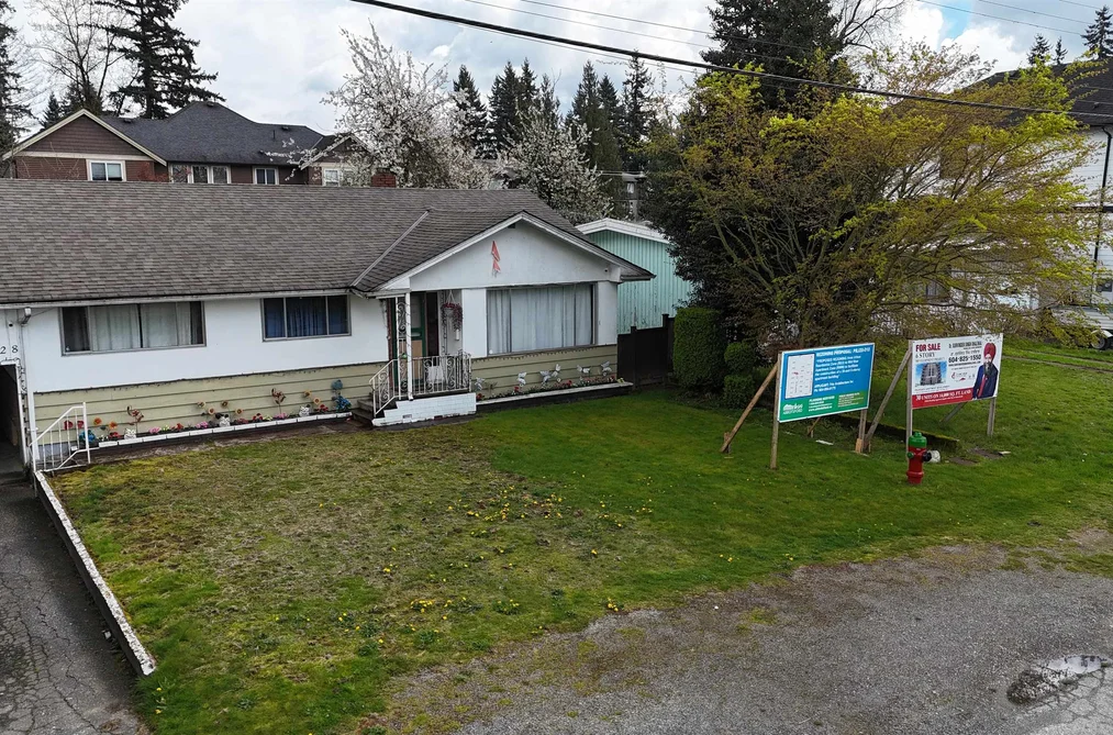 2628 MINTER ST STREET, Abbotsford BC V2T 3K2, Abbotsford BC — Residential for Sale - Photo 2