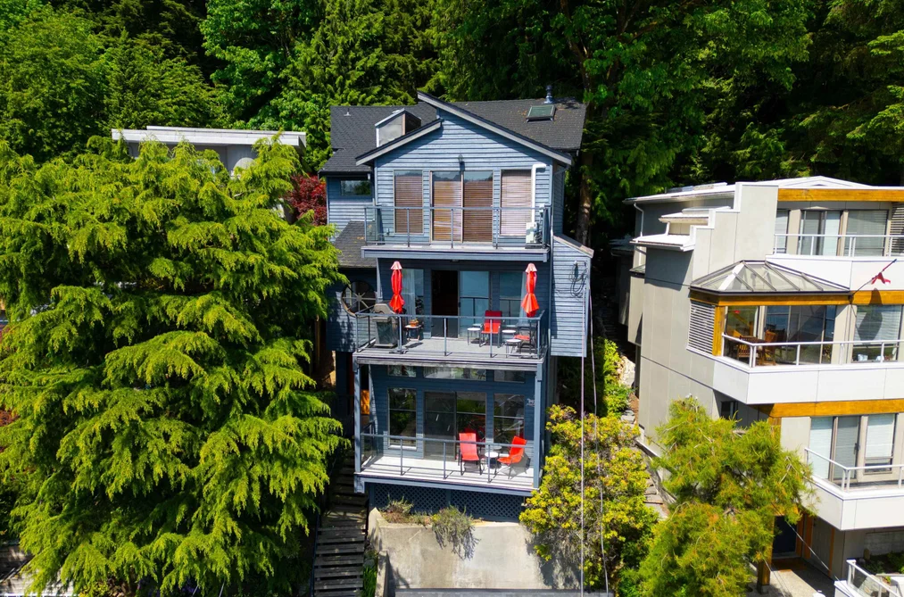 2643 PANORAMA DRIVE, North Vancouver BC V7G 1V7, North Vancouver BC — Residential for Sale - Photo 2