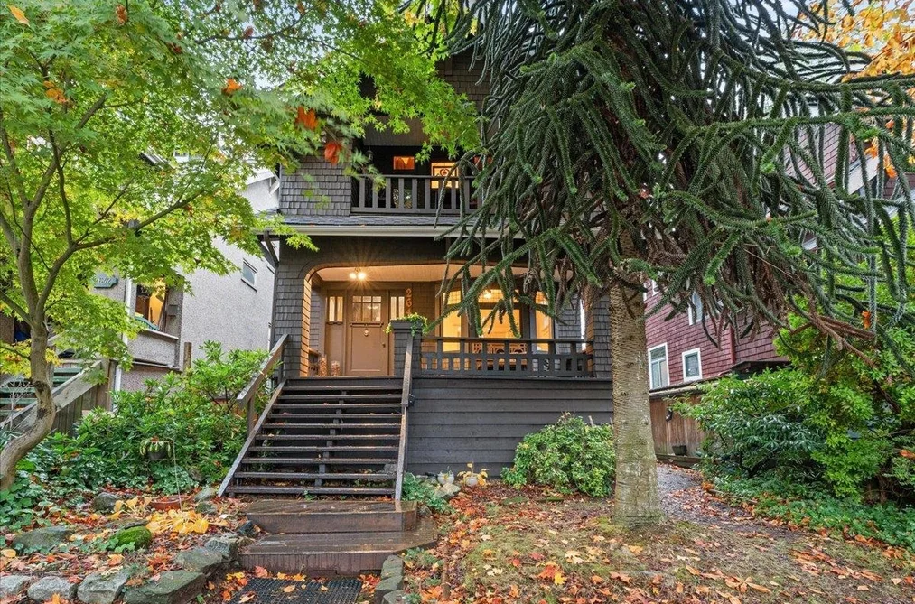 House for sale at 2648 Templeton Drive Vancouver British Columbia - MLS: R3111997
