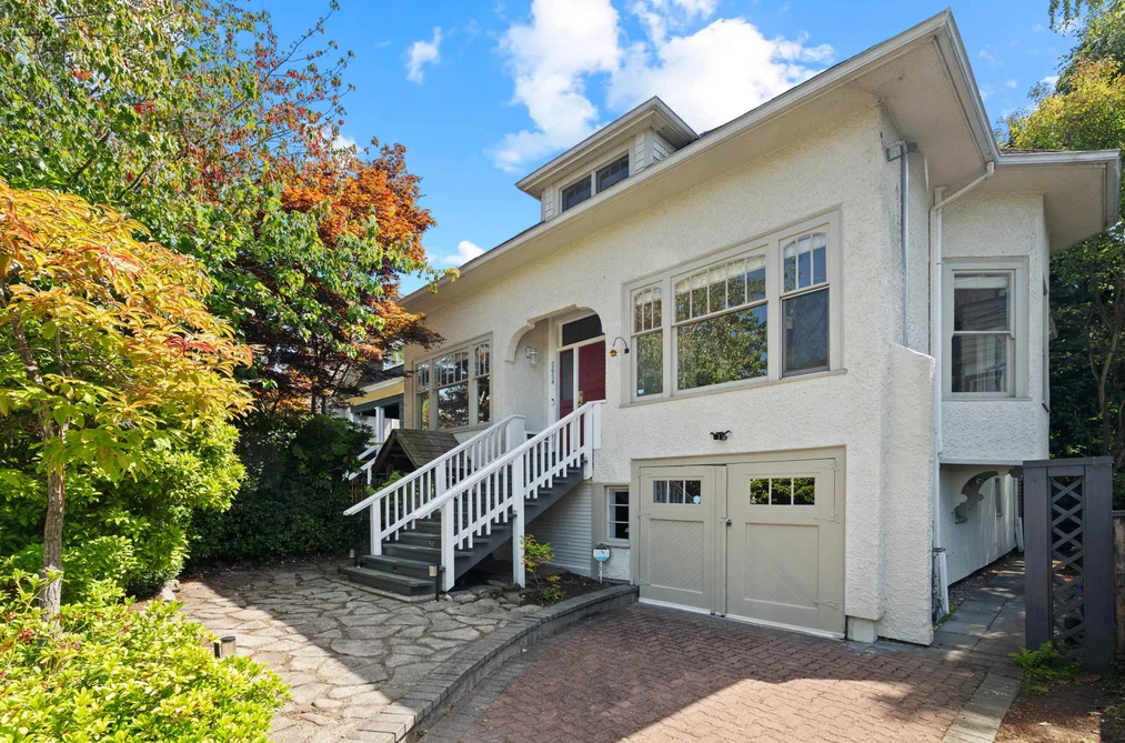 House for sale at 2656 W 3rd Avenue Vancouver British Columbia - MLS: R3156271
