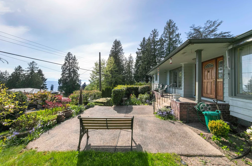 2657 HAYWOOD AVENUE, West Vancouver BC V7V 1Y7, West Vancouver BC — Residential for Sale - Photo 2