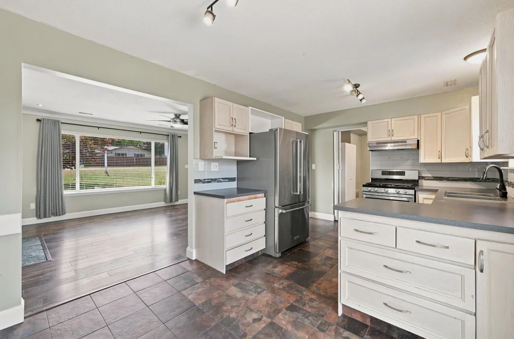 26647 30A Avenue, Langley, BC - MLS: R3178913 - Photo 9 26647 30A Avenue, Langley, BC - MLS: R3178913 - Photo 9