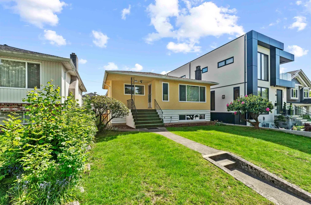 House for sale at 2666 Waverley Avenue Vancouver British Columbia - MLS: R3120639
