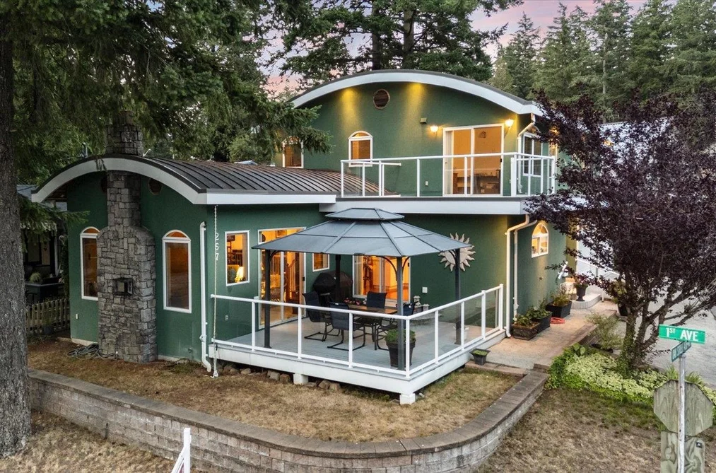 House for sale at 267 First Avenue Cultus Lake British Columbia - MLS: R3151928