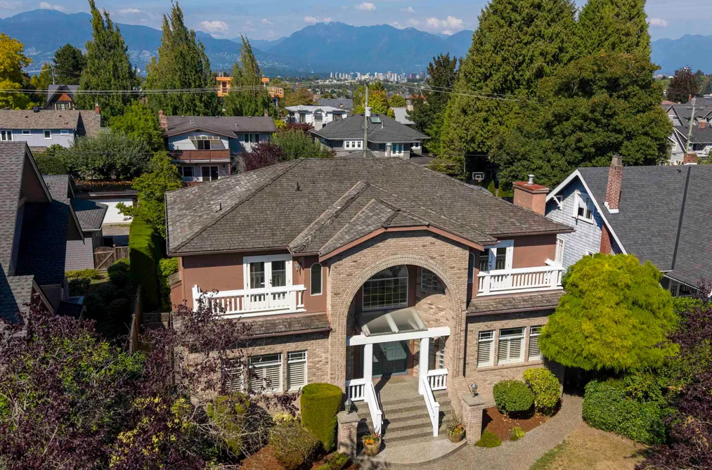 House for sale at 2677 W 34th Avenue Vancouver British Columbia - MLS: R3165154