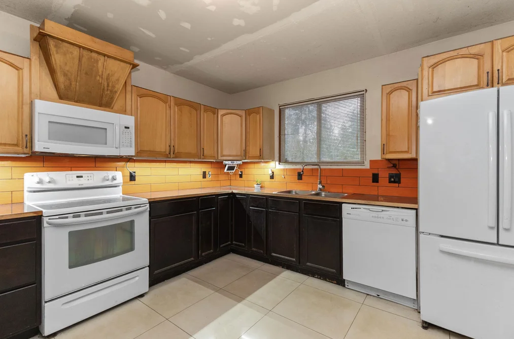 26814 DEWDNEY TRUNK ROAD, Maple Ridge BC V2W 1N9, Maple Ridge BC — Residential for Sale - Photo 2