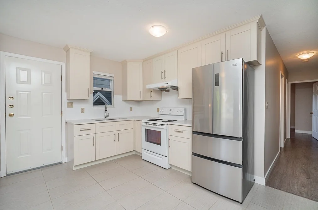2692 E 46th Avenue, Vancouver, BC - House for Sale - Photo 8 of 40 2692 E 46th Avenue, Vancouver, BC - House for Sale - Photo 8 of 40