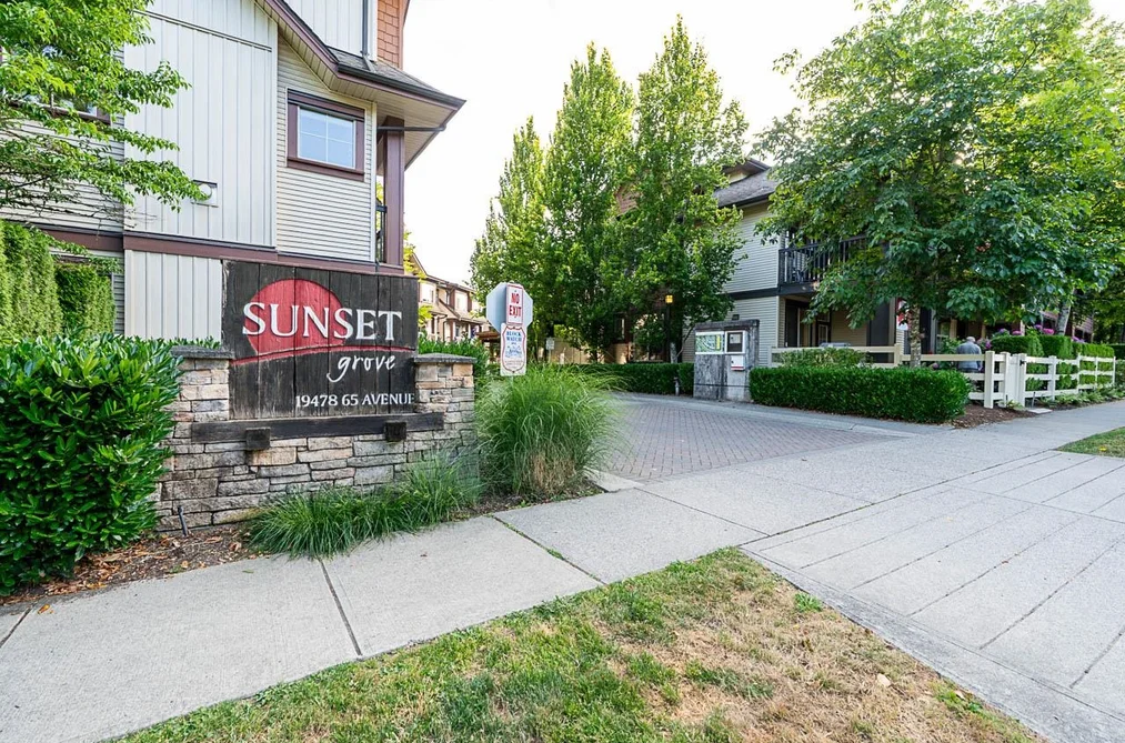 Townhouse for sale at 27 19478 65 Avenue Surrey British Columbia - MLS: R3143125