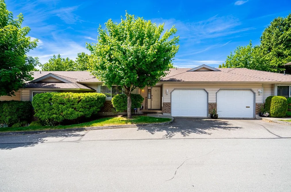 27 2023 WINFIELD DRIVE, Abbotsford BC V3G 1K5, Abbotsford BC — Residential for Sale - Photo 3
