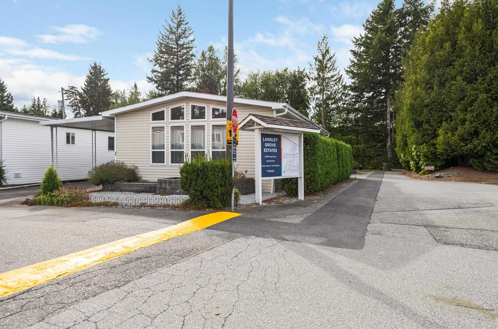 27 - 24330 Fraser Highway, Langley, BC - MLS: R3163896 - Photo 3 27 - 24330 Fraser Highway, Langley, BC - MLS: R3163896 - Photo 3