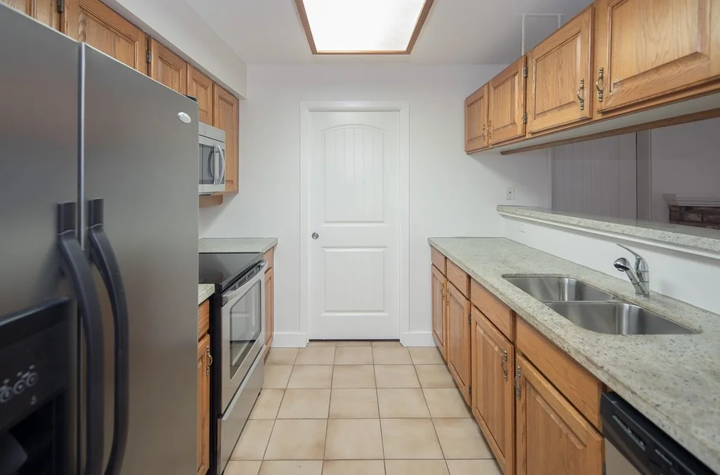 27 3980 CANADA WAY, Burnaby BC V5G 1G7, Burnaby BC — Residential for Sale - Photo 2