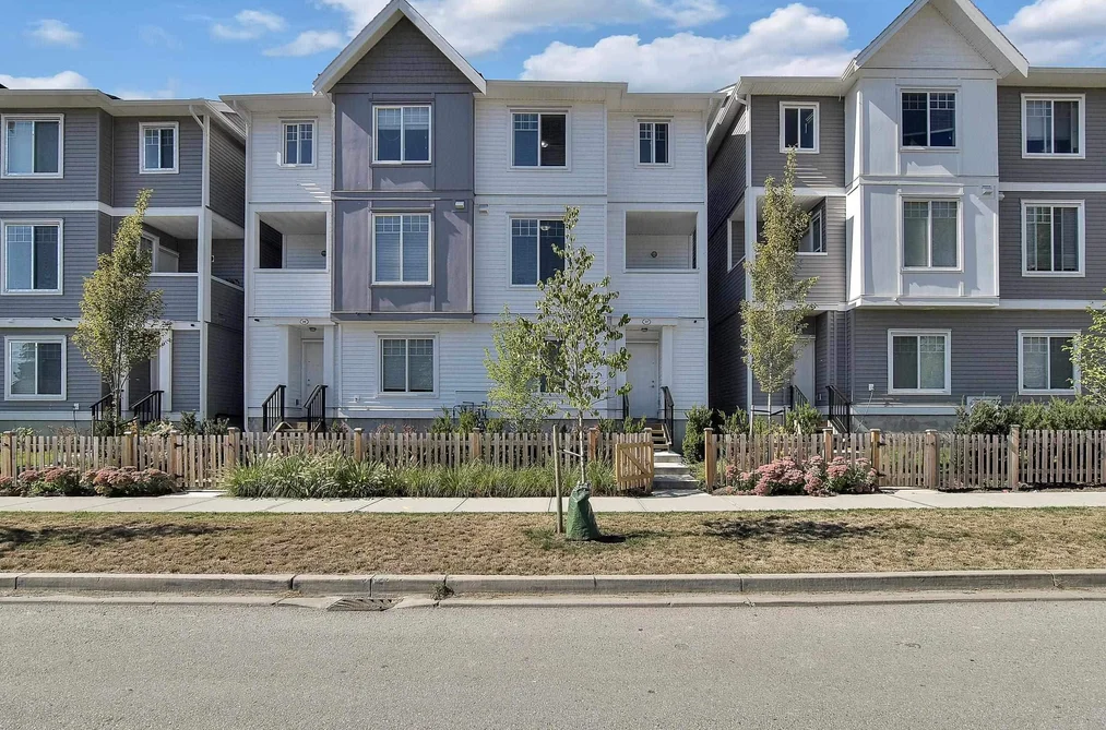 Townhouse for sale at 27 8033 166b Street Surrey British Columbia - MLS: R3124504