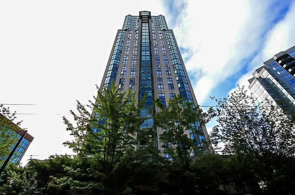Condo for sale at 2701 1188 Howe Street Vancouver British Columbia - MLS: R3099023