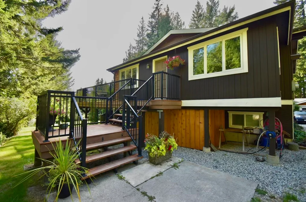 House for sale at 2703 Robinson Road Roberts Creek British Columbia - MLS: R3165414