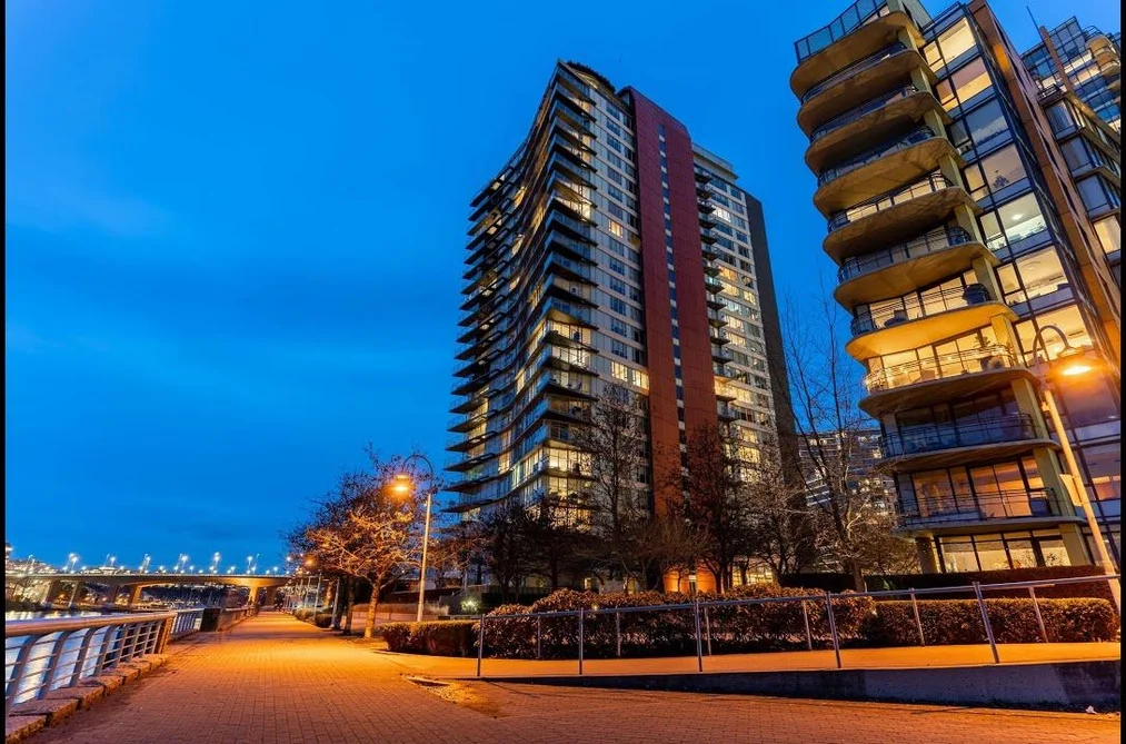 8 Smithe Mews Unit 2705, Vancouver, BC - MLS: R3171288