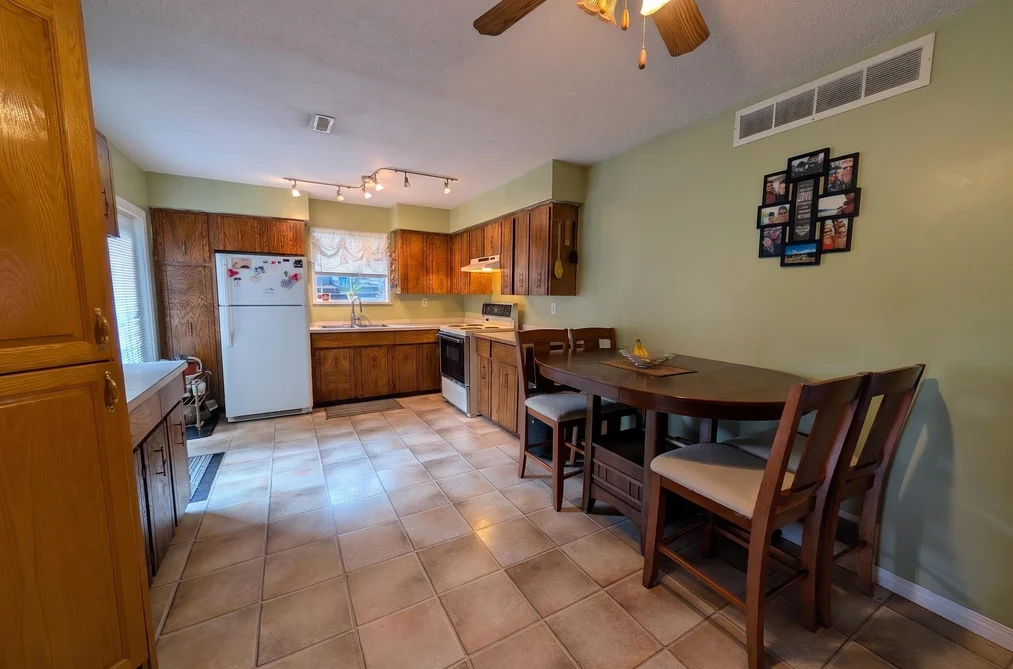 27054 28A Avenue, Langley, BC - MLS: R3179575 - Photo 5 27054 28A Avenue, Langley, BC - MLS: R3179575 - Photo 5