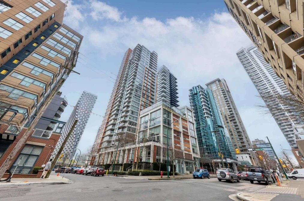 Condo for sale at 2707 1351 Continental Street Vancouver British Columbia - MLS: R3069028