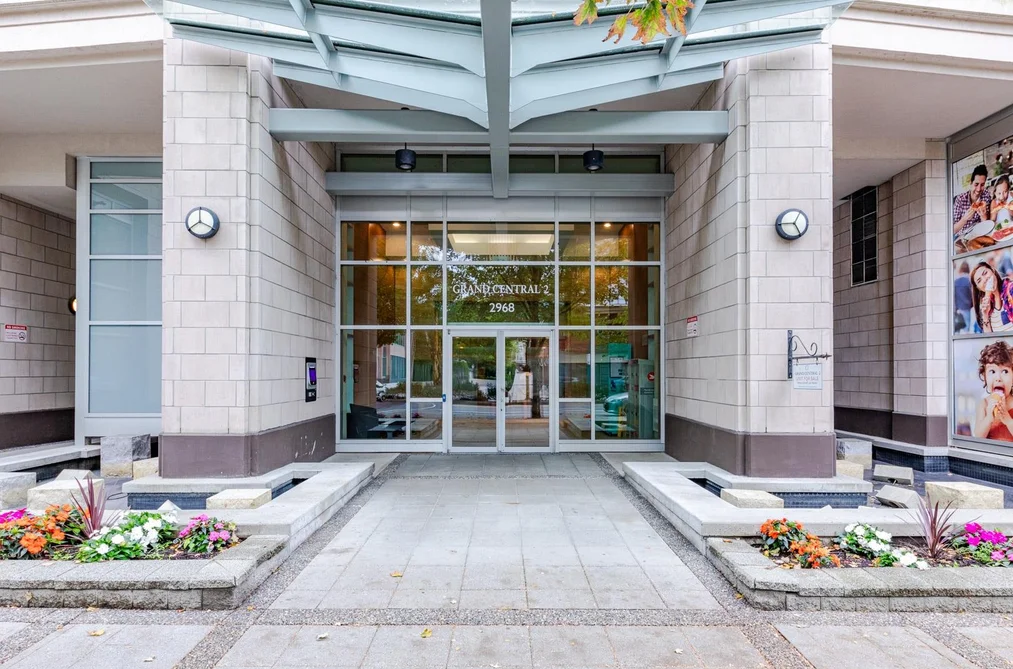 Condo for sale at 2707 2968 Glen Drive Coquitlam British Columbia - MLS: R3160533